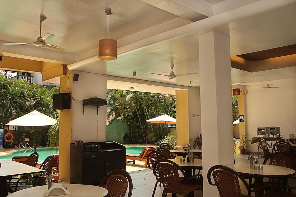 Lambana Resort Calangute Exterior photo