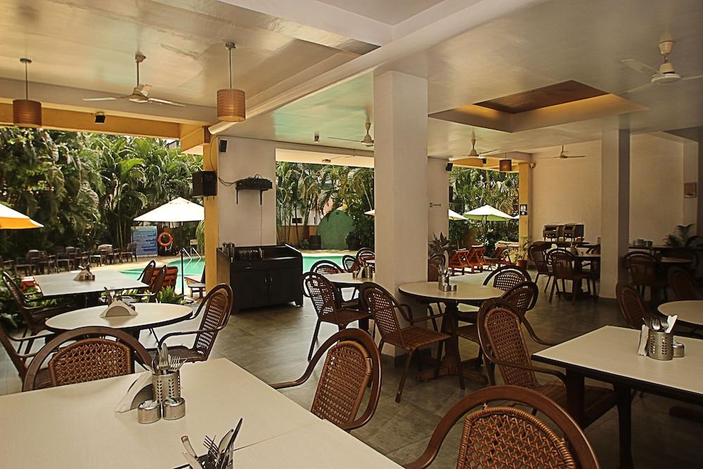 Lambana Resort Calangute Exterior photo